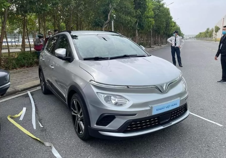 VinFast Vfe34 Màu Bạc